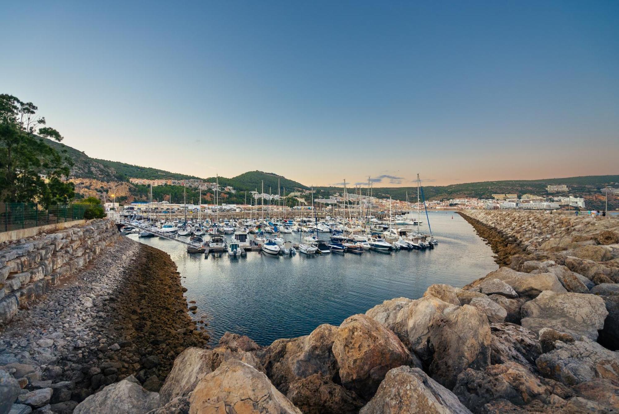 Kampaoh Sesimbra Hotel ภายนอก รูปภาพ